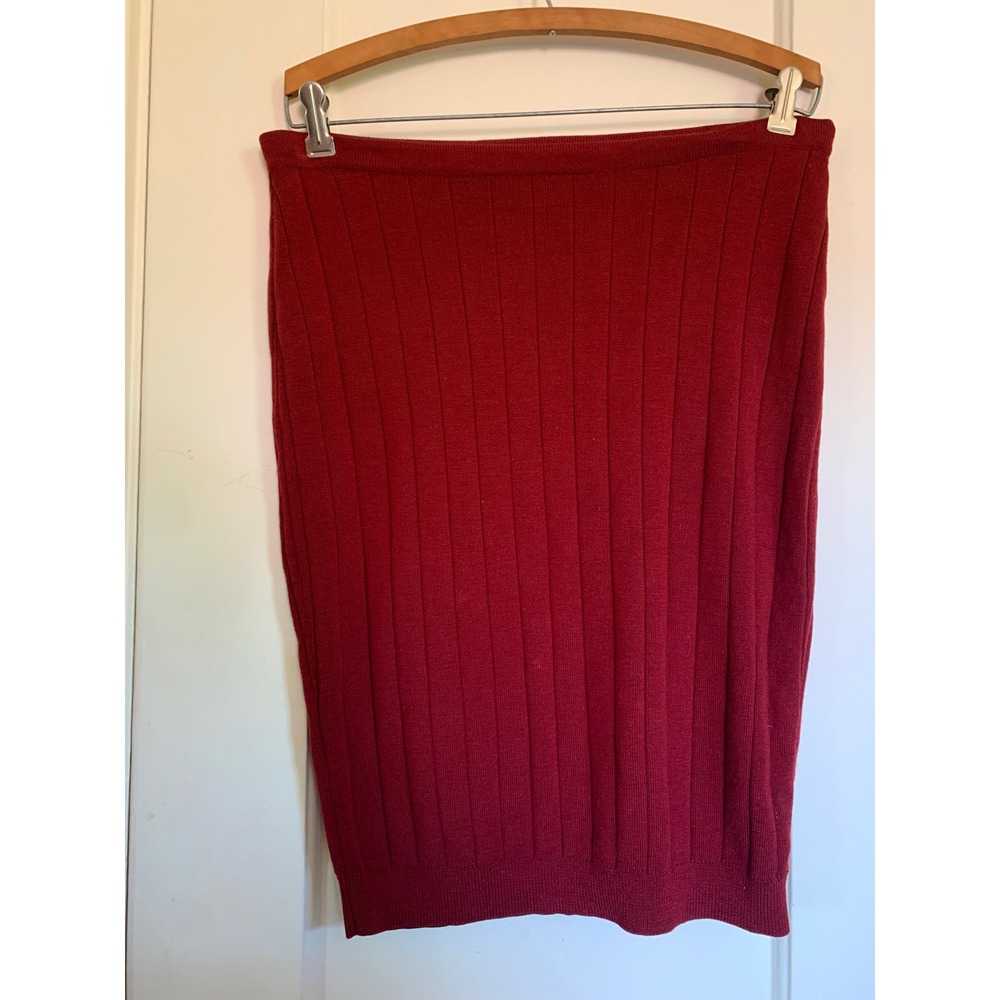 Salvatore Ferragamo Red Ribbed Knit Wool Pencil Skirt Made in Italy Size S